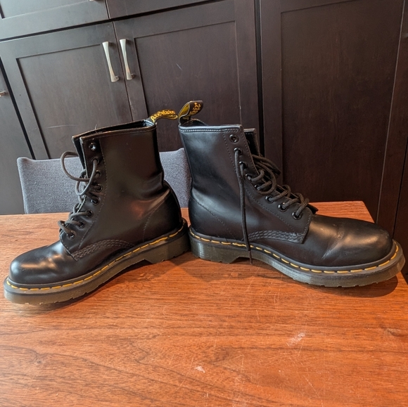 Dr. Martens 1460 Smooth Leather Boots - unworn - Picture 4 of 6